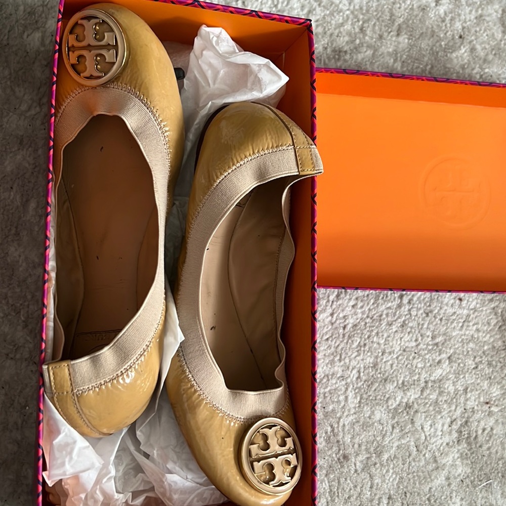 Tory Burch nude flats